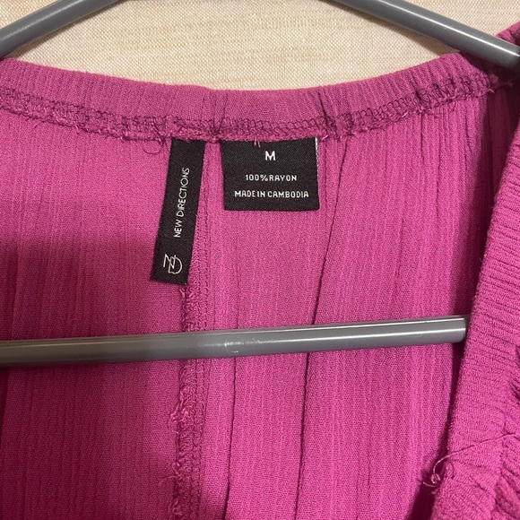 Super comfy spring top. - Picture 2 of 2